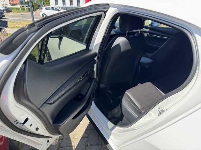 Mazda 3 e-SKYACTIV-G 2.0 SELECTION LEDER DESI-PREM-P